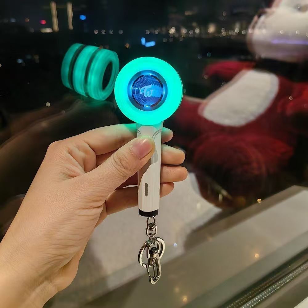 [Në Gjendje] TWICE Lighting Keyring Light Stick