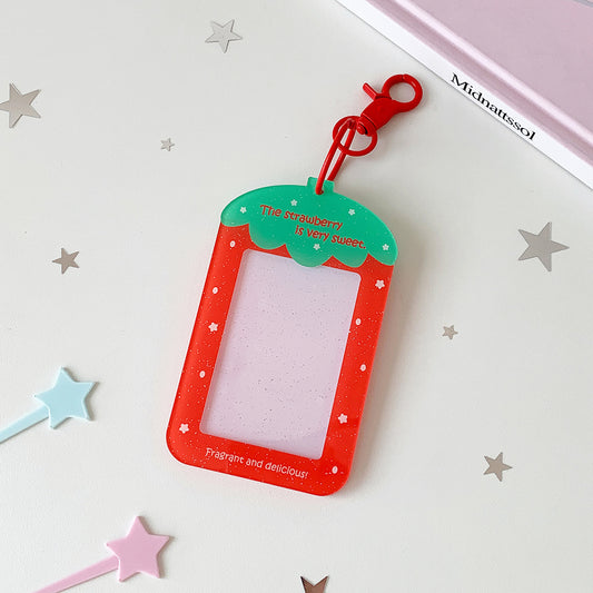 [Në Gjendje] Hesocute Acrylic Photocard Holder Strawberry