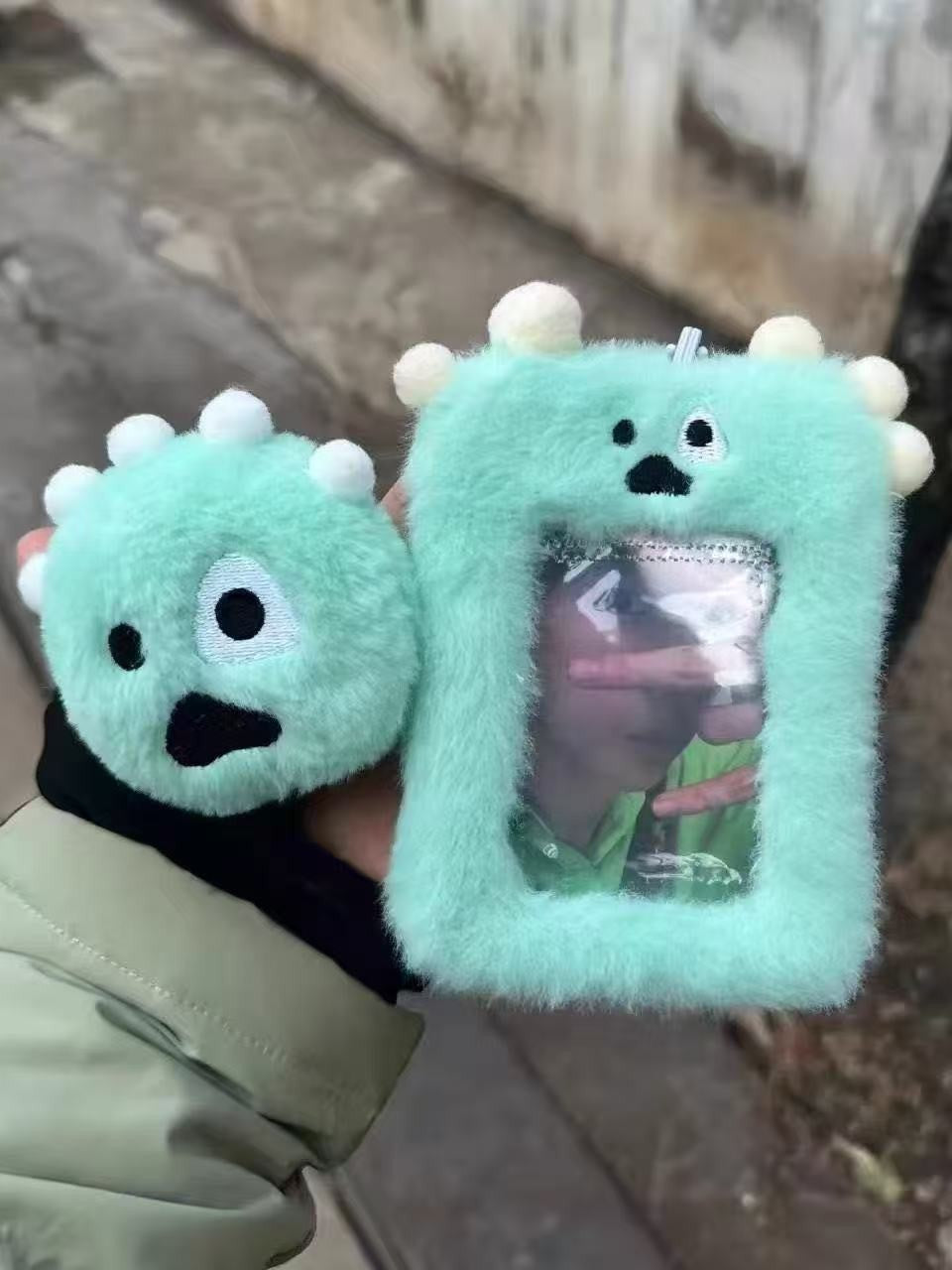 [Në Gjendje] CORTIS Green Plush Pc Holder & Ball