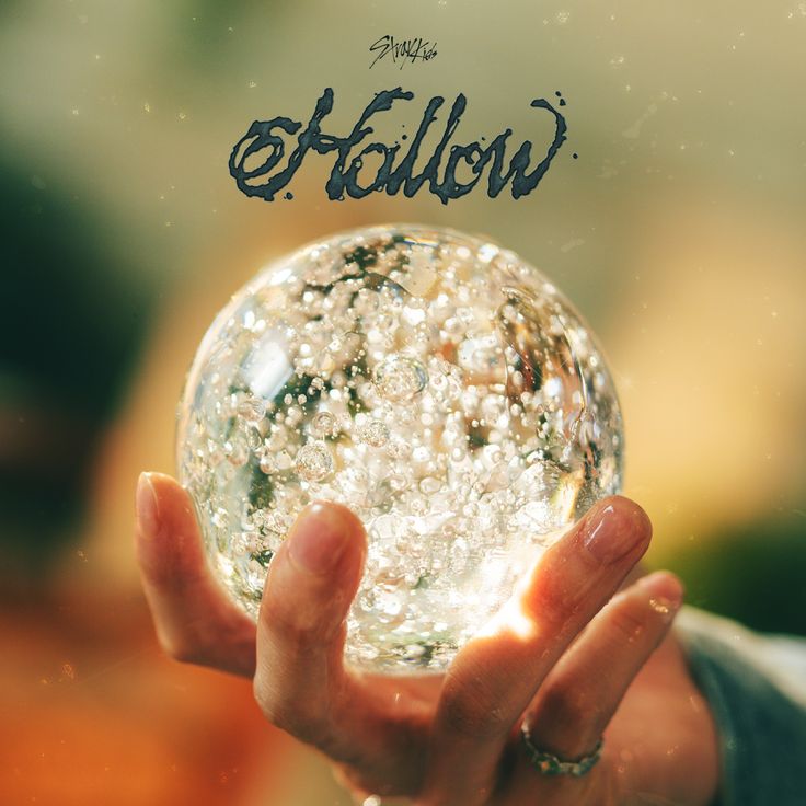 [PRE-ORDER] Stray Kids 'Hollow' Photo Album