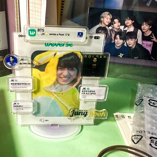 [Në Gjendje] BTS Jungkook Standee Weverse Acrylic Holder