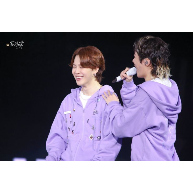 [PRE-ORDER] BTS Yet To Come in Busan Zip-Up Hoodie (Lavender)