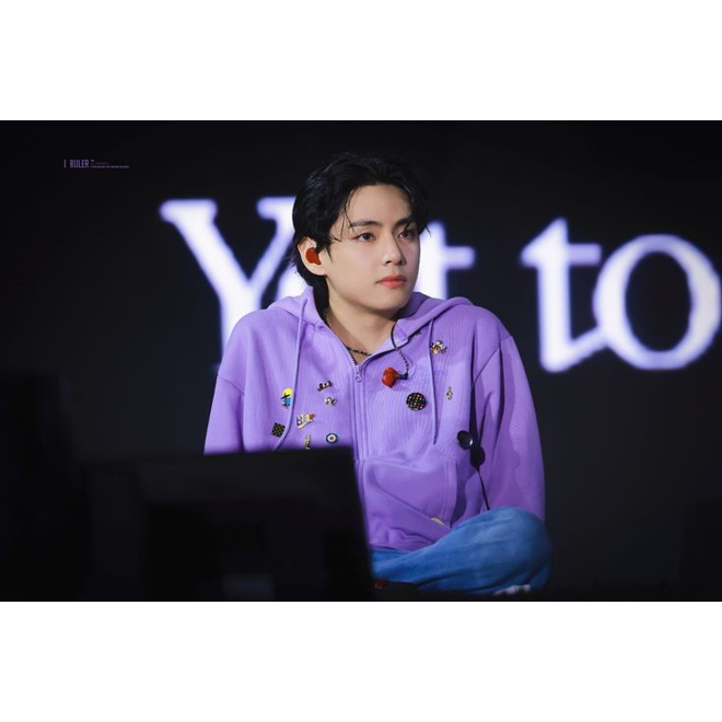 [PRE-ORDER] BTS Yet To Come in Busan Zip-Up Hoodie (Lavender)