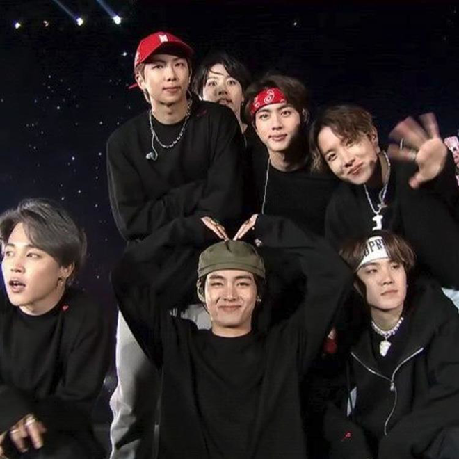 [PRE-ORDER] BTS "Love Yourself, Speak Yourself" Tour Sweatshirts