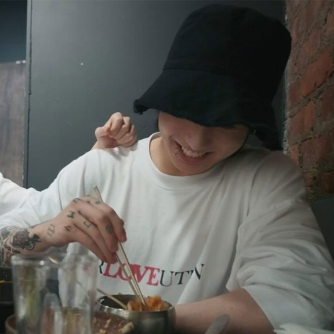 [PRE-ORDER] Jungkook's RLOVEUTION Sweatshirt