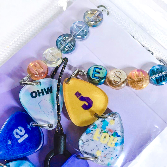 [PRE-ORDER] Muse phone charm/bag keychain