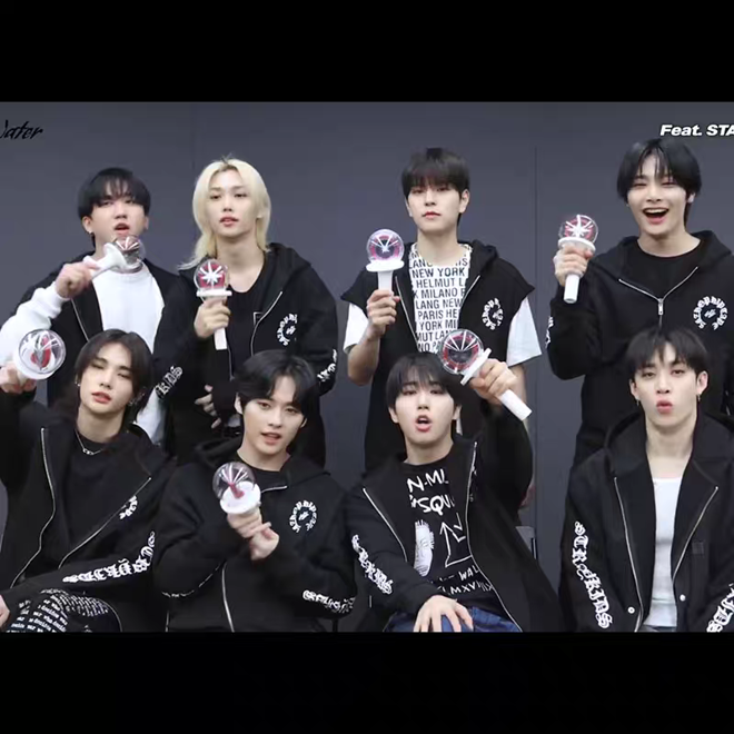 [PRE-ORDER] STRAY KIDS 'SKZHop HipTape' Zip-Up Hoodie