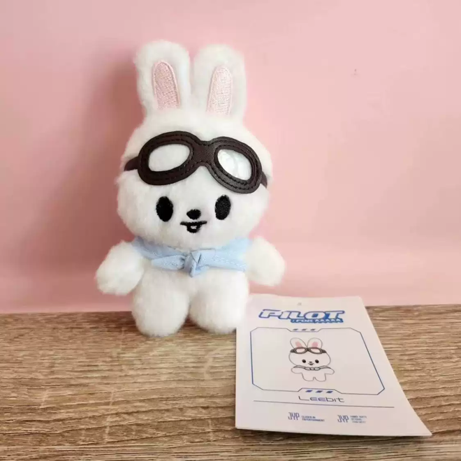 [PRE-ORDER] Stray Kids SKZOO Pilot Keyring Plushie (PILOT5 FM)