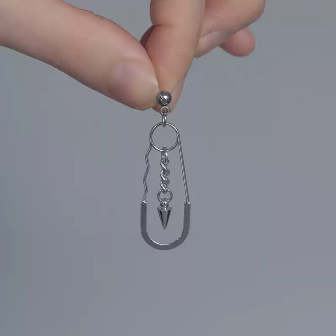 [PRE-ORDER] Stray Kids Lee Know 2 versions chain triangular cone earring