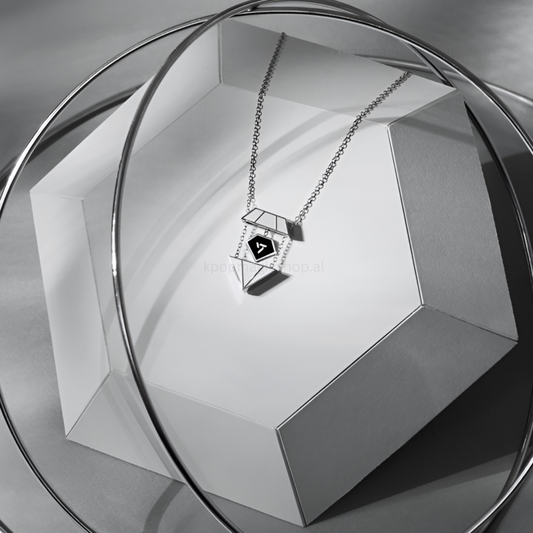 [PRE-ORDER] Seventeen 9th anniversary necklace