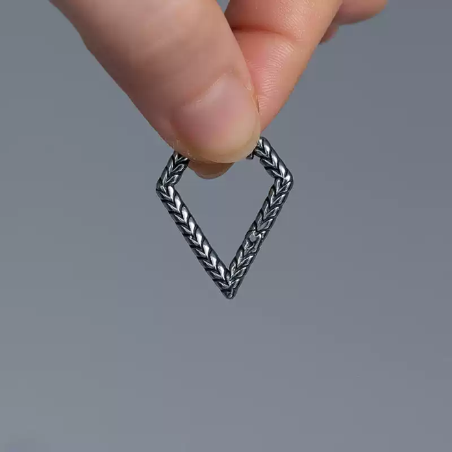 [PRE-ORDER] ENHYPEN HEESEUNG same style titanium steel heart-shaped earring