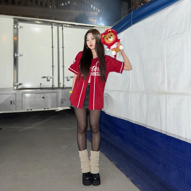 [PRE-ORDER] Aespa Red Oversize Jersey