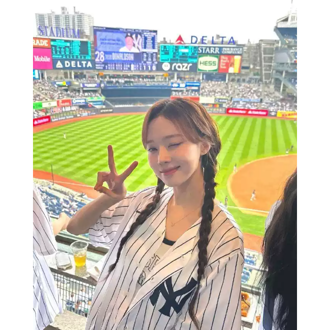 [PRE-ORDER] AESPA Yankees Baseball Jersey