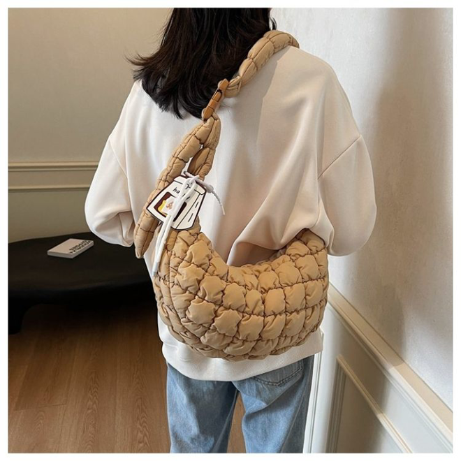 [PRE-ORDER] VIRAL Puffy Sling Bag
