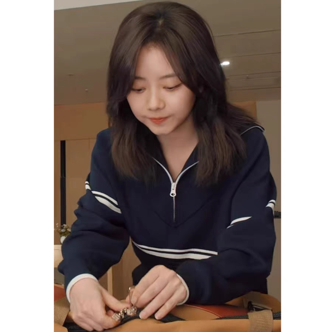 [PRE-ORDER] Soft Navy Sweatshirt