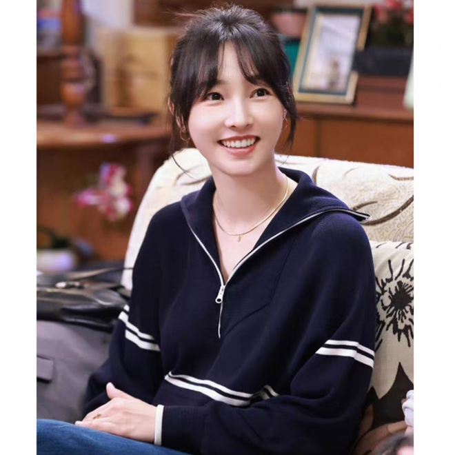 [PRE-ORDER] Soft Navy Sweatshirt