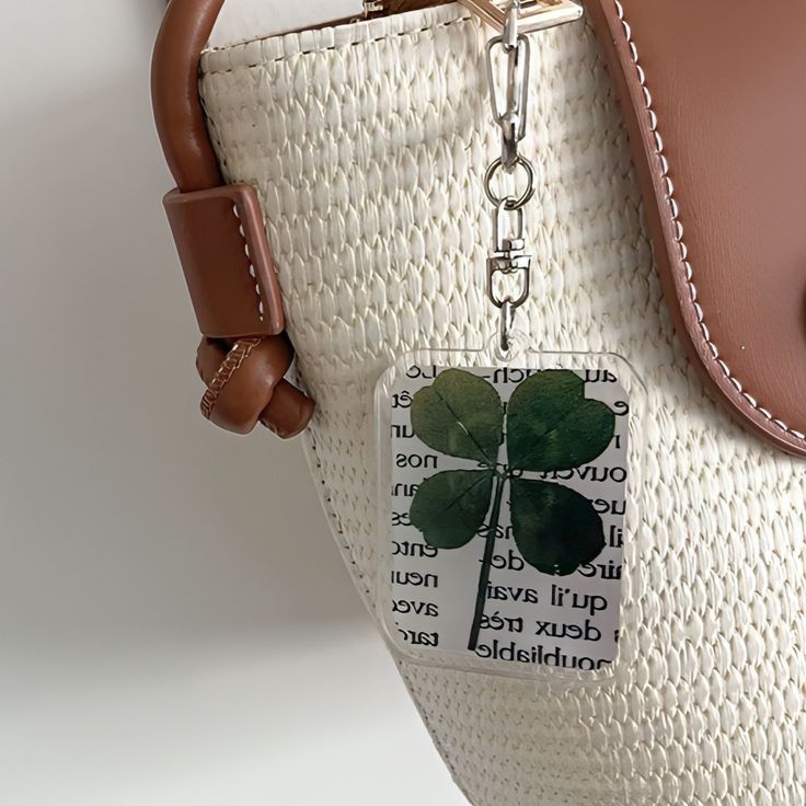 [PRE-ORDER] K-Drama 'Queen Of Tears' – Four Leaf Clover Acrylic Keyring