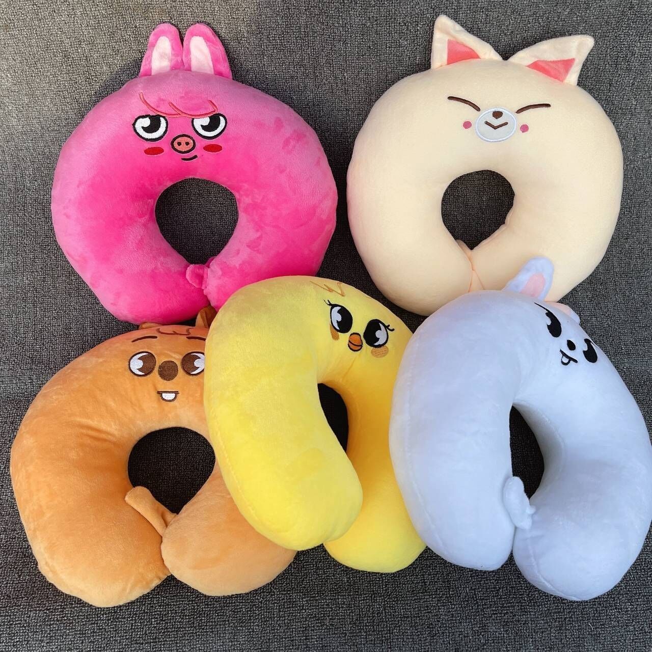 [PRE-ORDER] SKZOO Travel Neck Pillow
