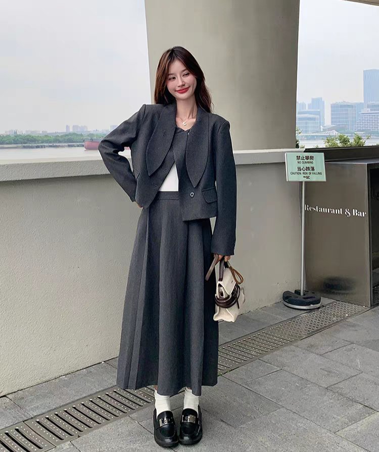 [PRE-ORDER] Dark Gray Bow Tie Two-Piece Suit — Jacket & Skirt Set (Spring & Autumn 2025)
