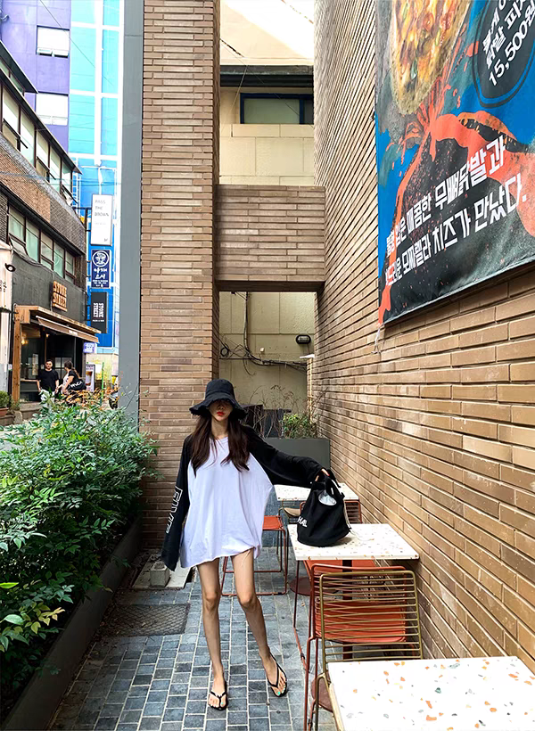 [PRE-ORDER] Korean Style Wide Sleeves Sweatshirt