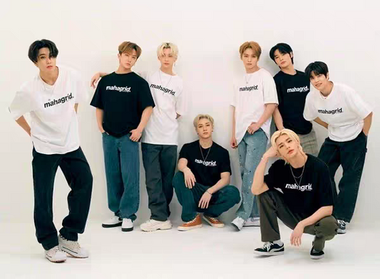 [PRE-ORDER] BRAND: STRAY KIDS – Same Style Mahagrid T-Shirt