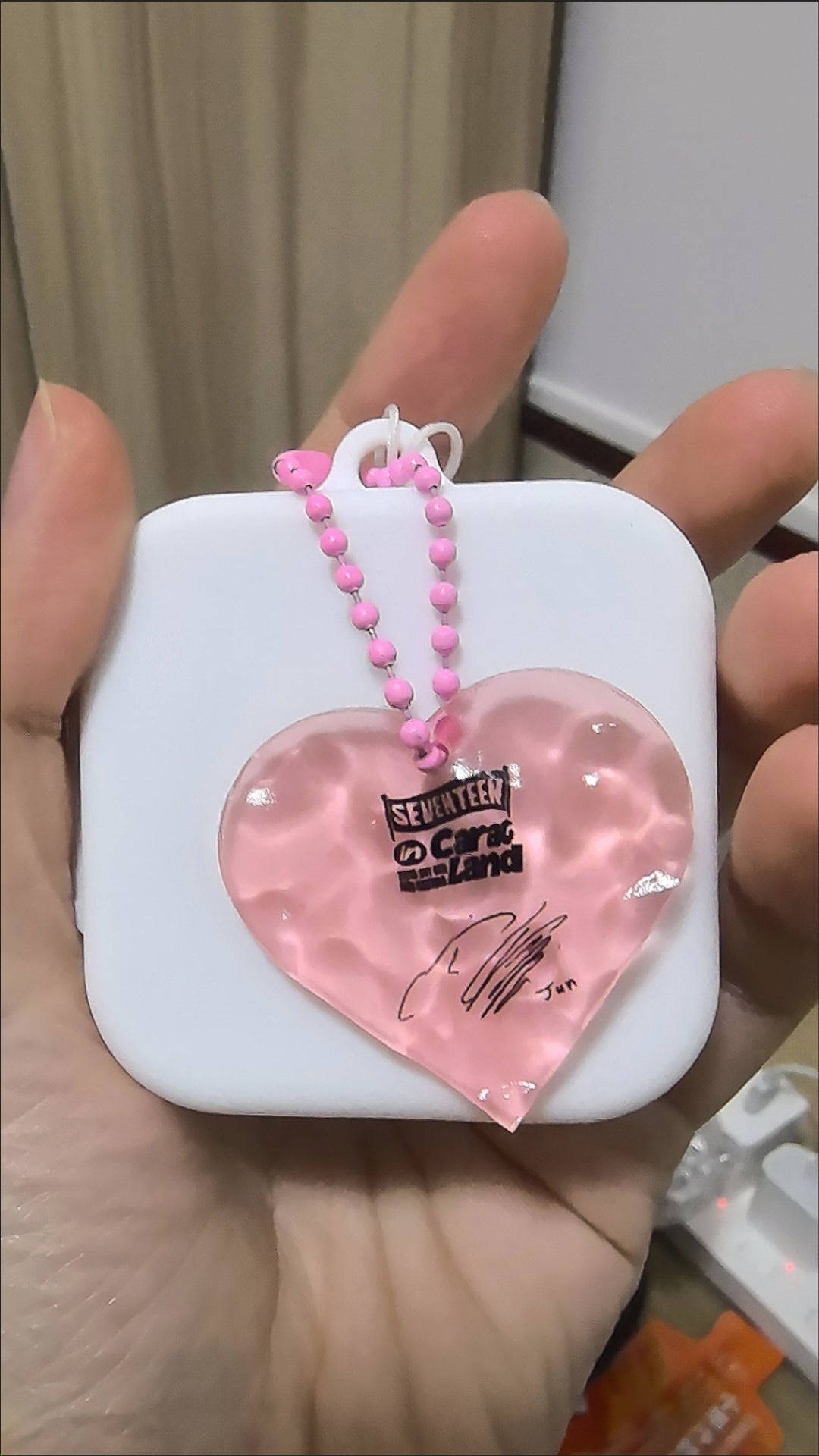 [PRE-ORDER] SEVENTEEN Acrylic Heart Keychain