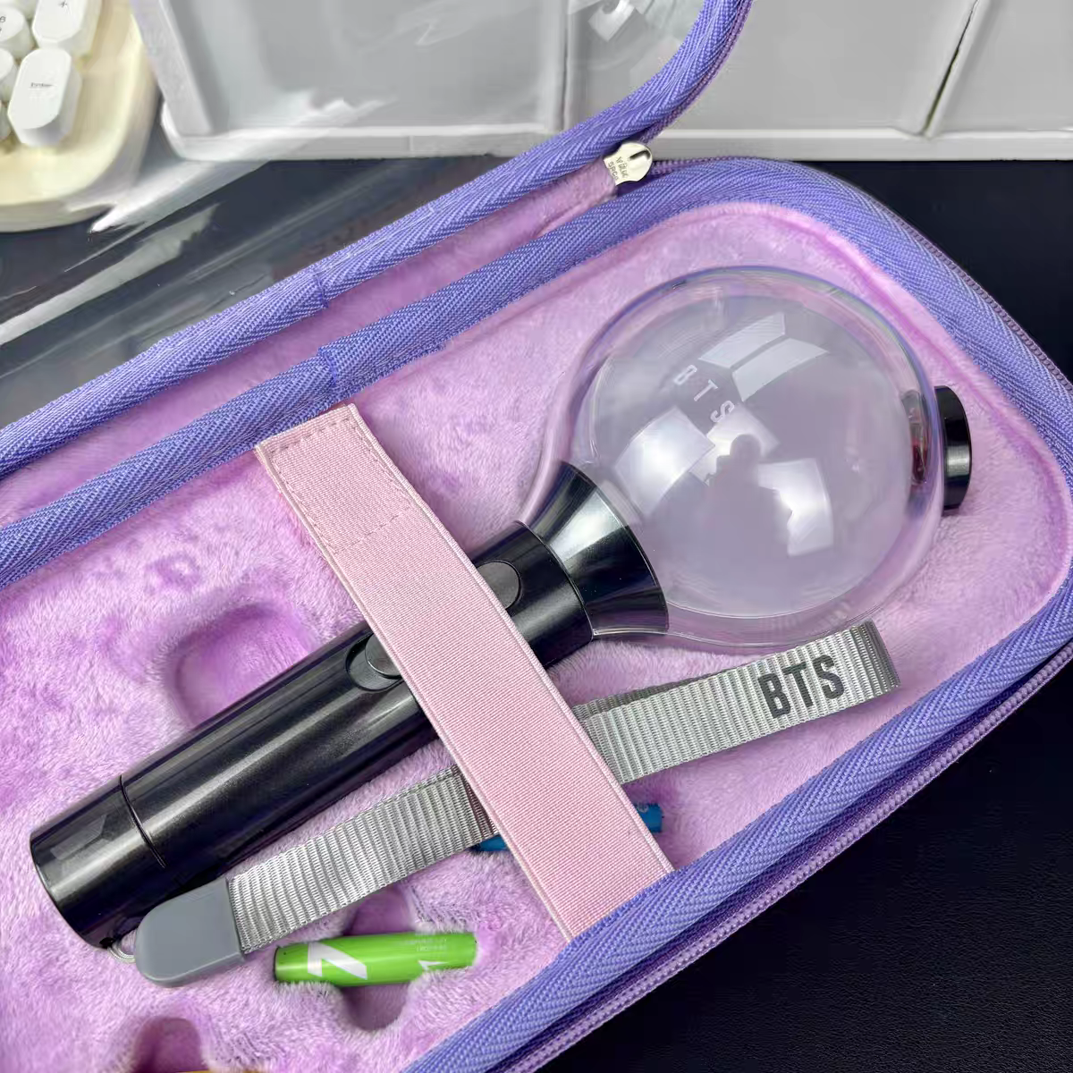 [Në Gjendje] BTS Lightstick Storage Cross Bag – Special Edition