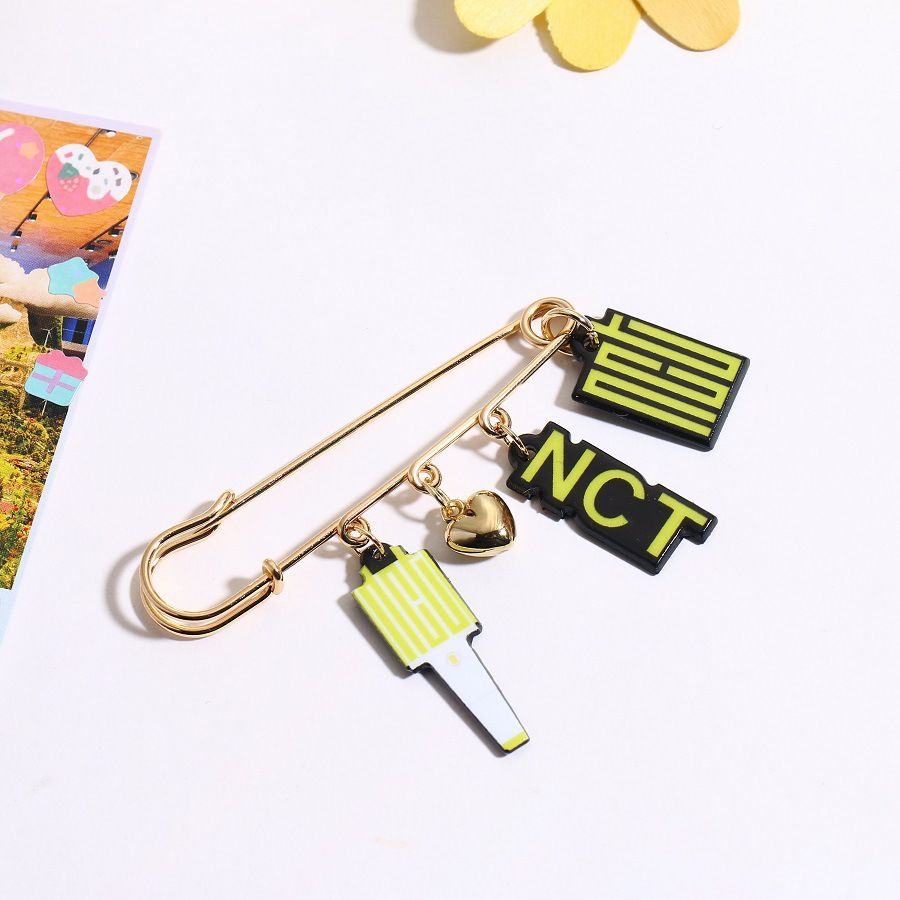[PRE-ORDER] K-Pop Bag/Jacket Pin
