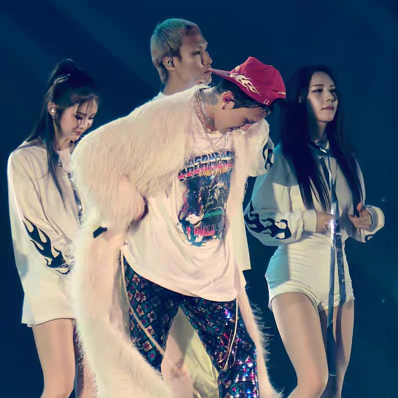 [PRE-ORDER] G-DRAGON Übermensch Tour Sweatshirts