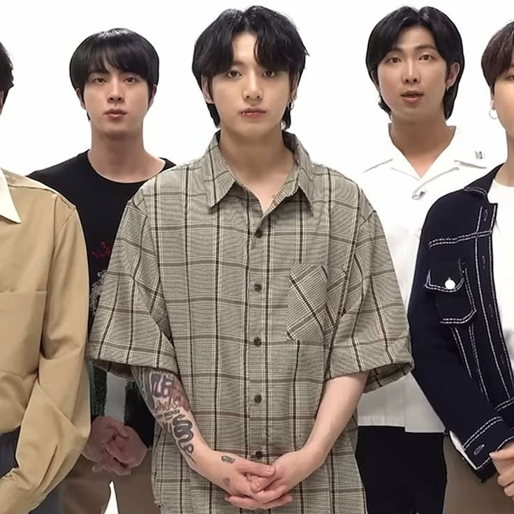 [PRE-ORDER] BRAND: BTS Jungkook Style – Plaid Lapel Cardigan Shirt