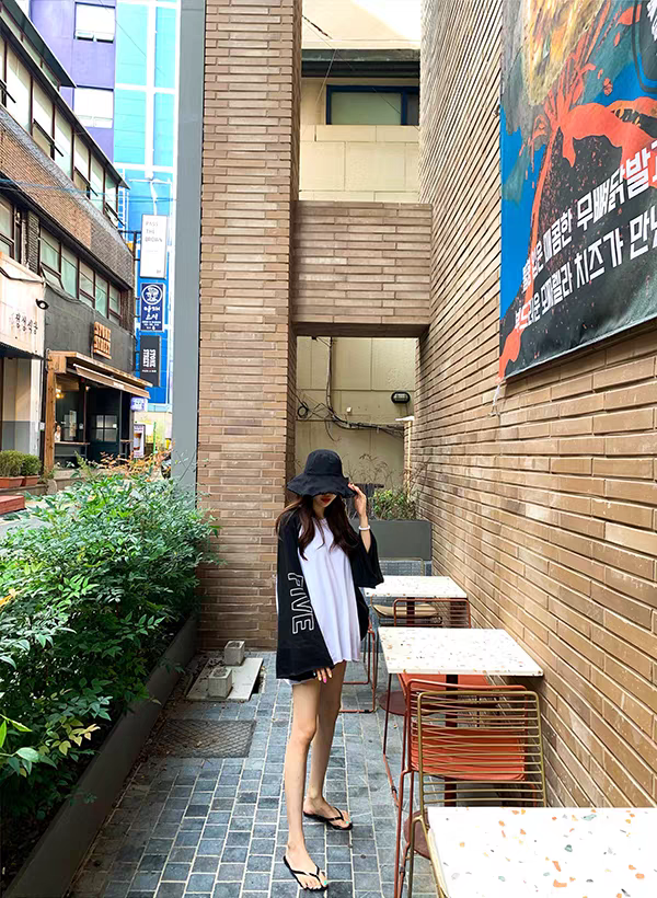 [PRE-ORDER] Korean Style Wide Sleeves Sweatshirt