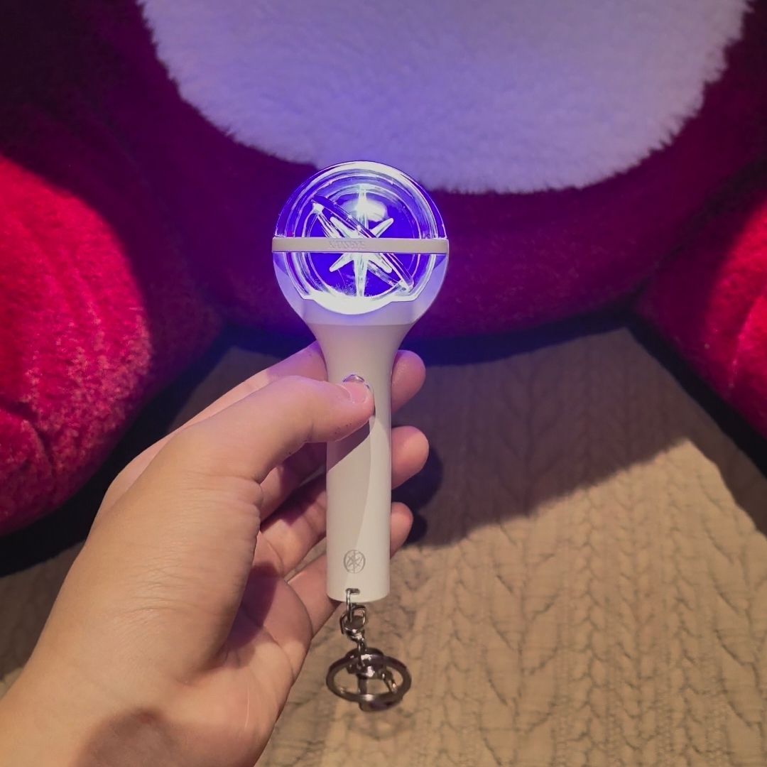 [On The Way] KATSEYE Lighting Lightstick Keyring