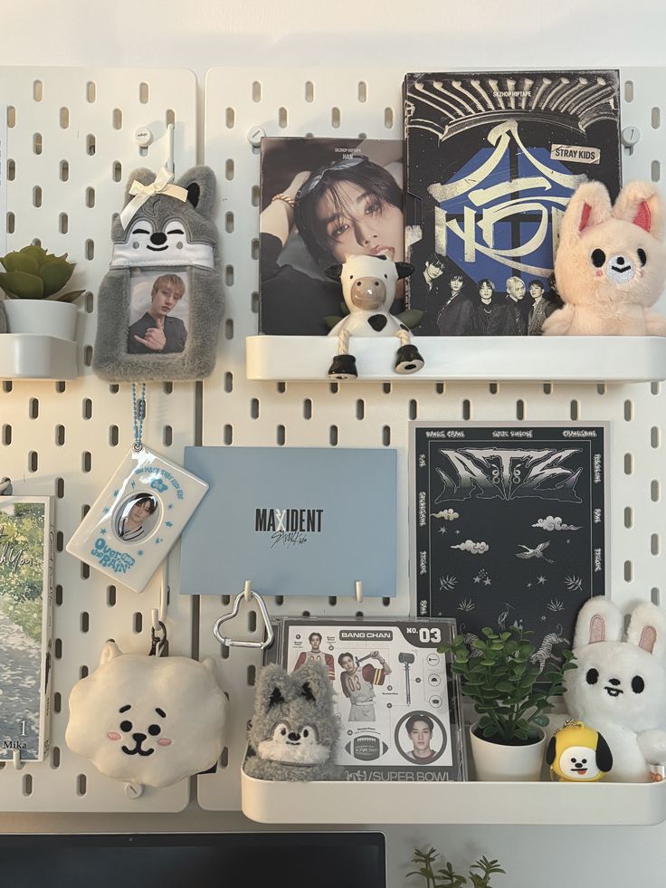 [PRE-ORDER] Acrylic Pegboard Set (28×28cm)