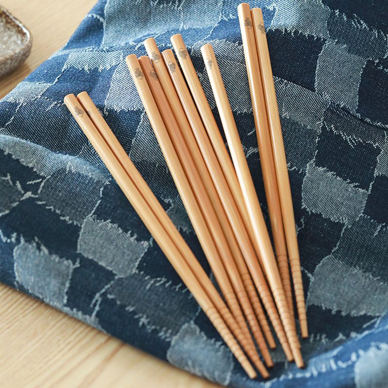 [Në Gjendje] Set of 5 Bamboo Chopsticks