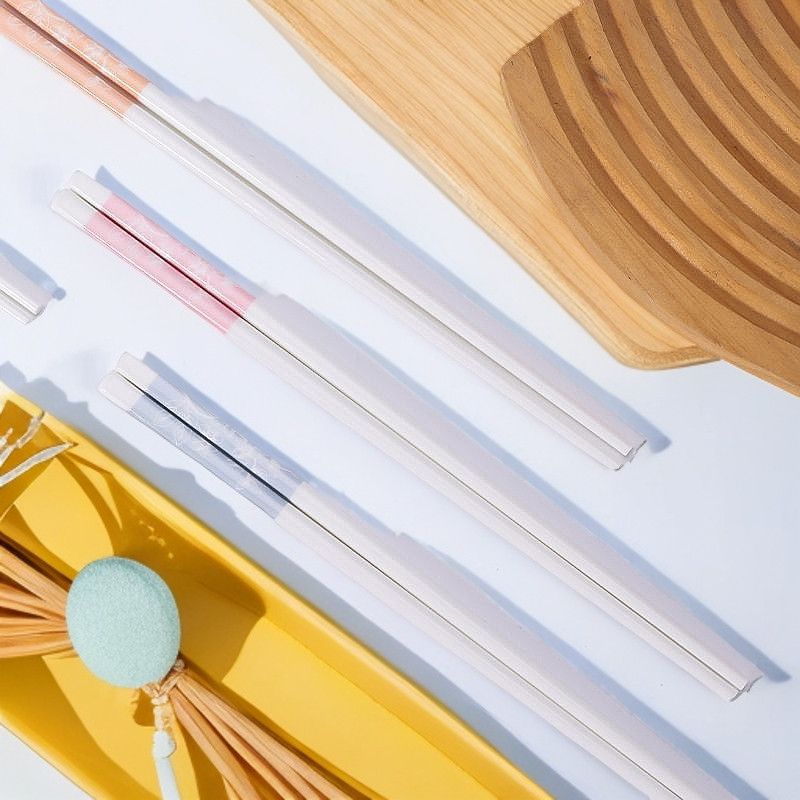 [Në Gjendje] Set of 4 Ceramic Chopsticks