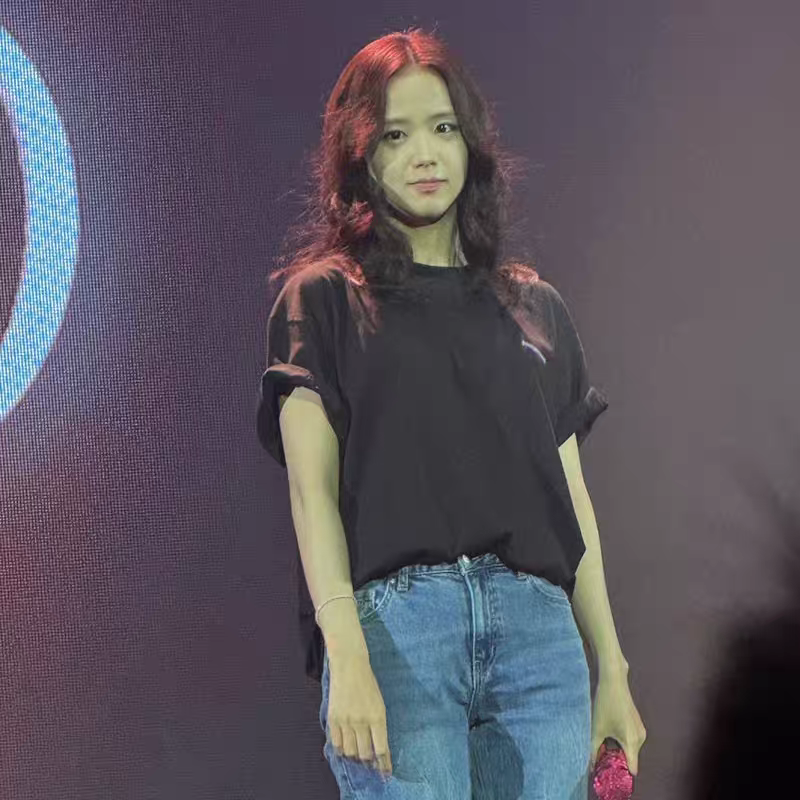 [PRE-ORDER] BLACKPINK Jisoo Lights Love Action T-shirts