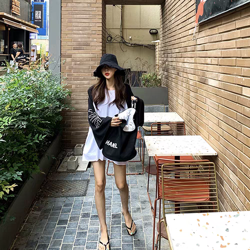 [PRE-ORDER] Korean Style Wide Sleeves Sweatshirt
