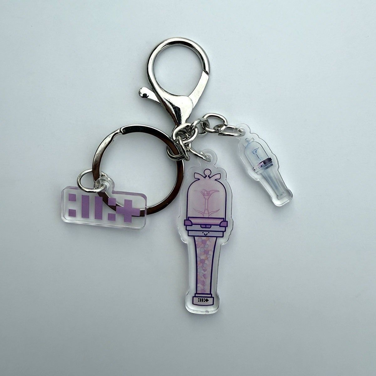 [PRE-ORDER] ILLIT Acrylic Keyring