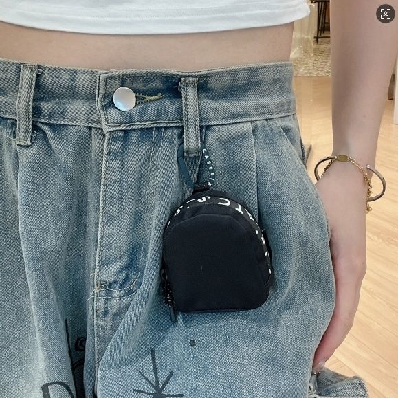 [PRE-ORDER] Le Sserafim 'Easy' Coins / Airpod Case Bag